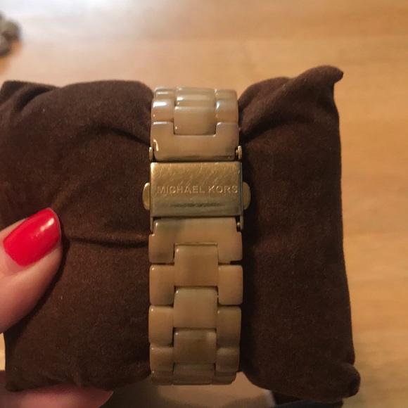 Michael Kors Jet Set Women’s Watch - Picture 2 of 6